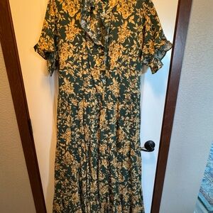 Chic Floral Midi Dress in Green and Yellow